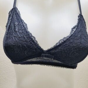 Medium bralette solid black lace criss cross strap pull over